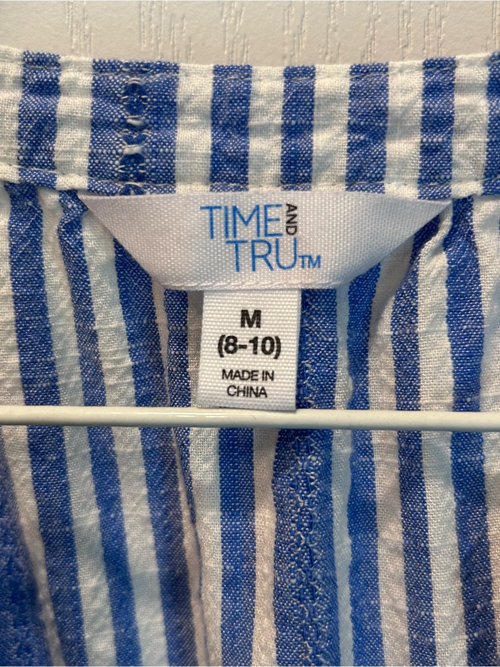 Time And Tru Women’s Flutter Sleeve Blue & White Striped Beachy Coastal Top MD - Picture 3 of 7